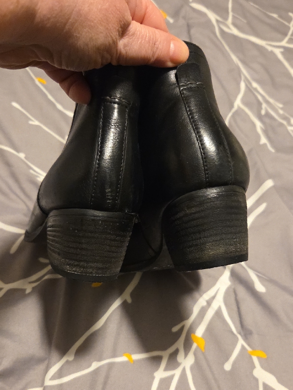 Clarks Black Leather Ankle Booties - 8.5 - Picture 8 of 9